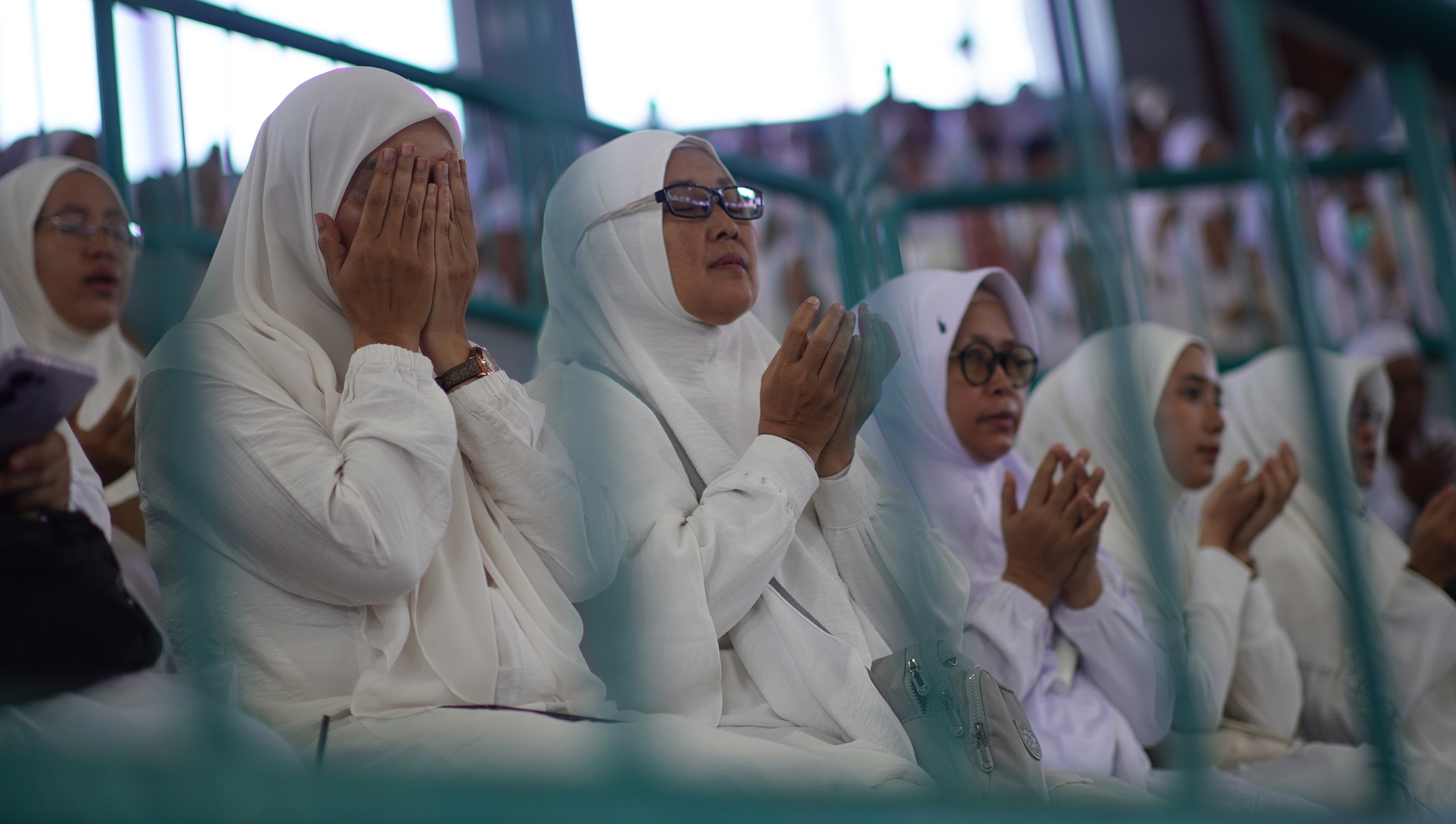 PEMBEKALAN: Suasana pembekalan JCH di JSG. Untuk keberangkatan Kloter 50 akan menyusul pada hari Kamis (15/5). (YULIO FA/RADAR JEMBER)