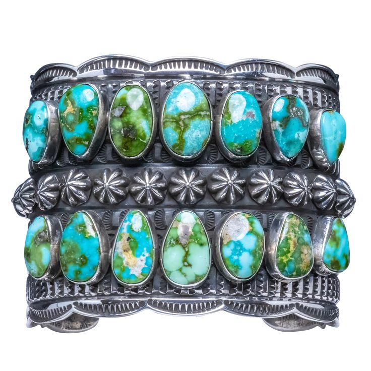 Penampakan Batu Sonoran Gold Turquoise. (Samsville Gallery-Pinterest)