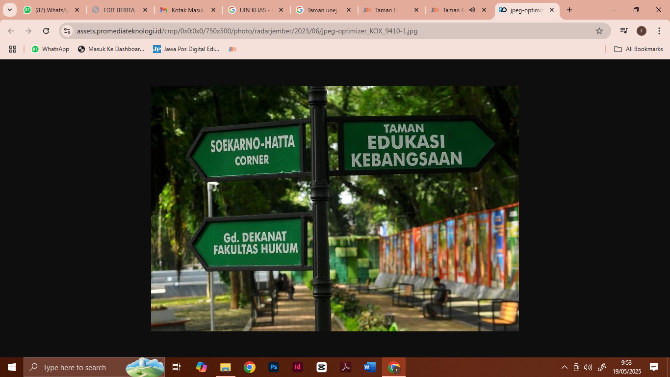 Salah satu taman di Unej yang cukup rindang di sebelah Fakultas Hukum