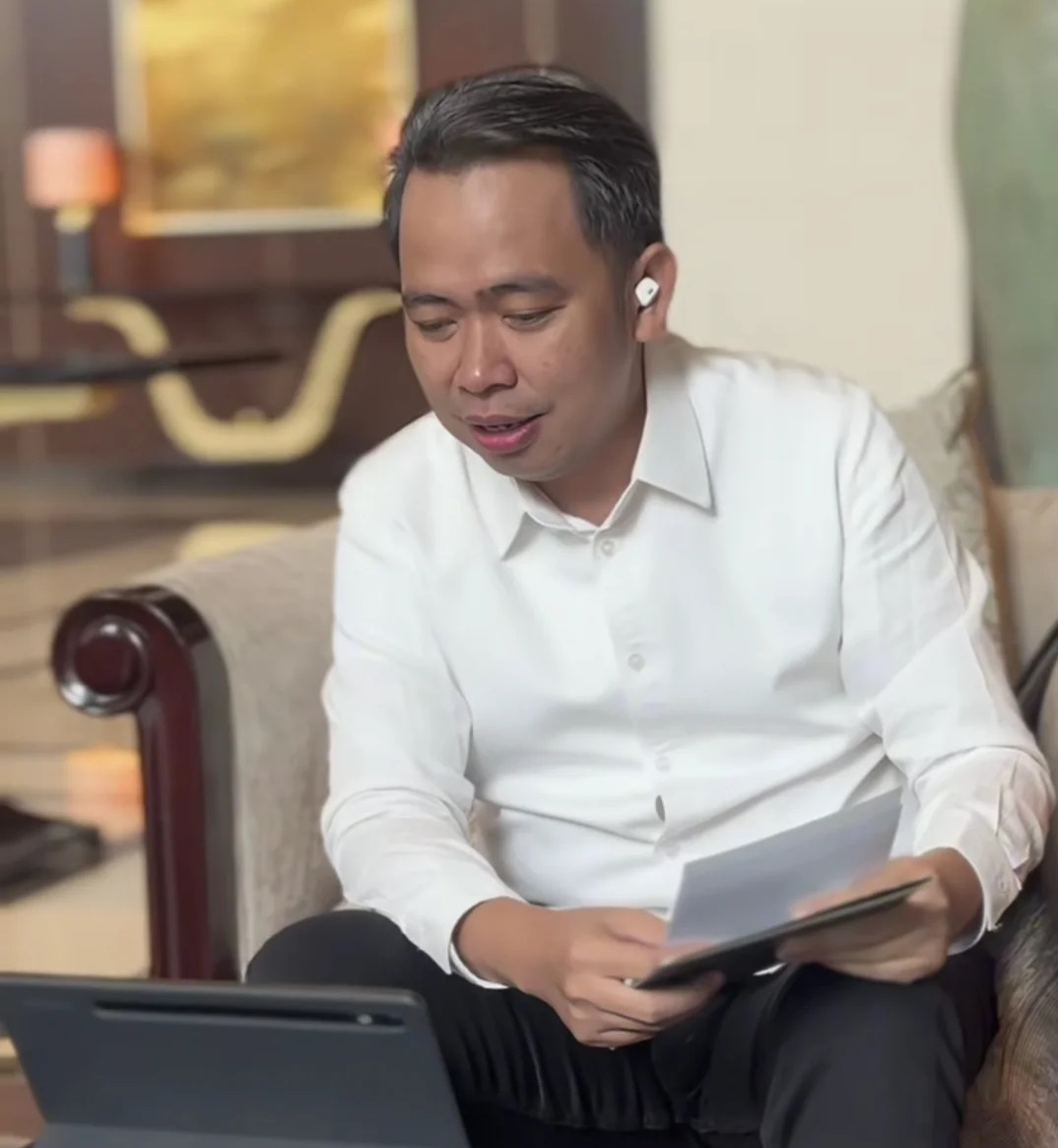 BERI PENJELASAN: Gus Fawait saat memberikan paparan, merespons sejumlah aspirasi demonstran driver ojek online di Jember, secara virtual, Selasa (21/5). (TIM&nbsp;GUS FAWAIT)