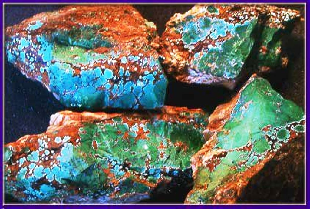 Batu pirus Royston. (Suz Nolen-Pinterest)