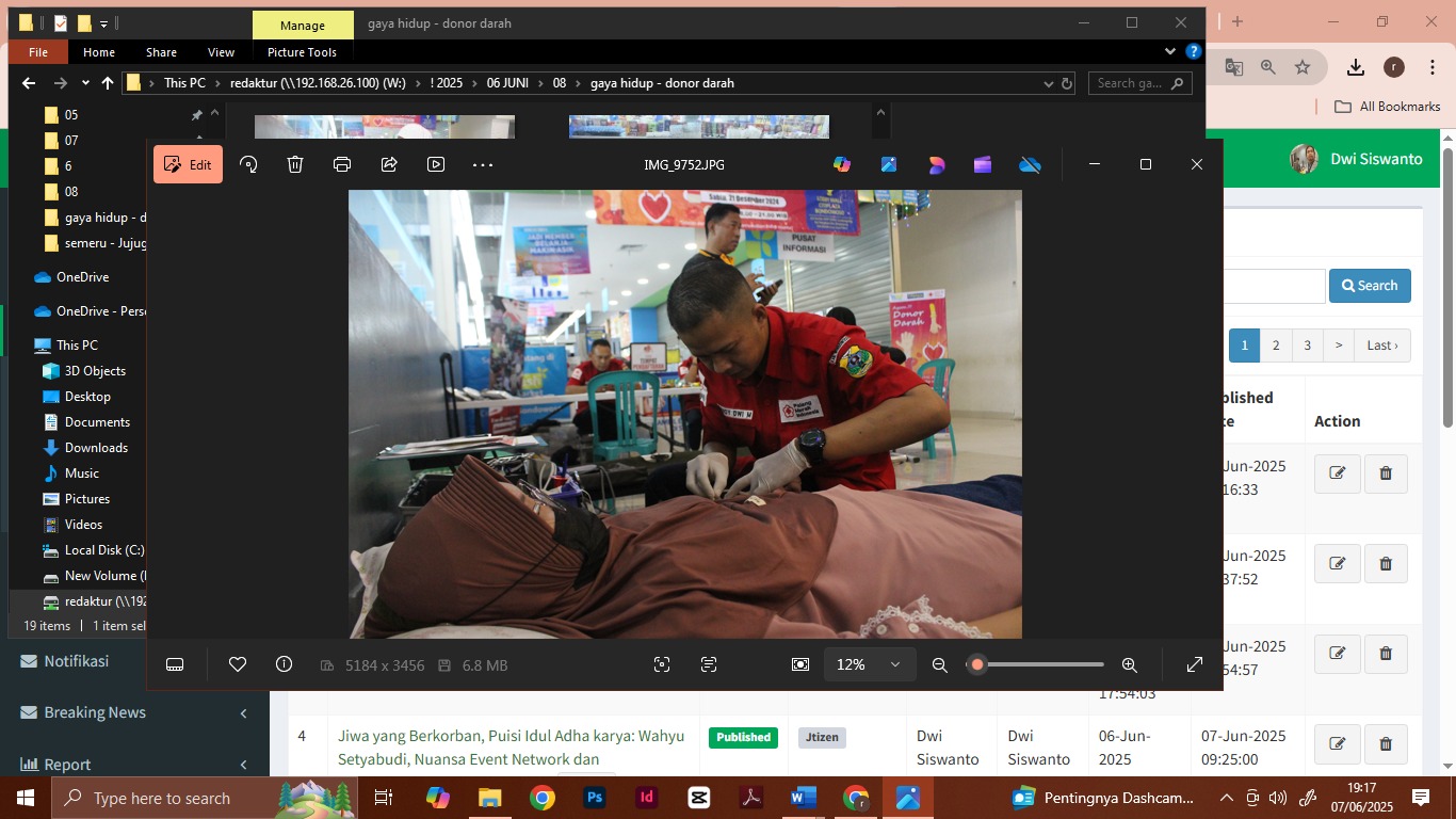 FAQIH HUMAINI/RADAR IJEN BERBARING: Masyarakat dari berbagai kalangan saat melakukan donor darah di Bondowoso