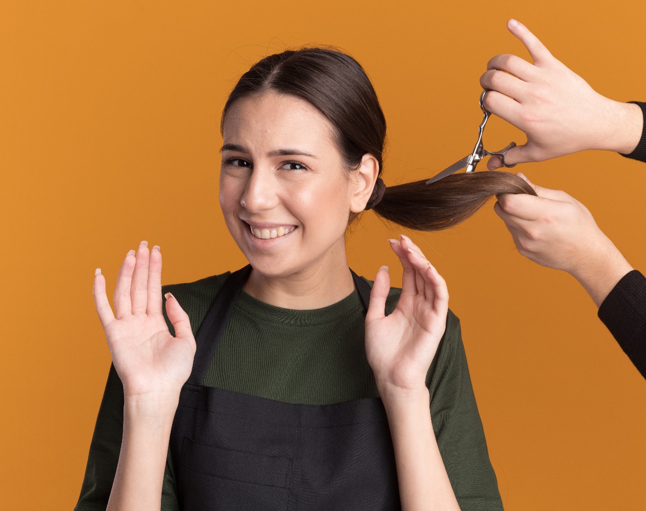 Ilustrasi potong rambut (Freepik.com)
