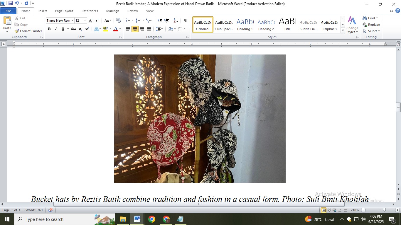 Bucket hats by Reztis Batik combine tradition and fashion in a casual form. Photo: Sufi Binti Khofifah