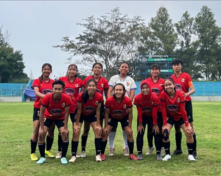 Tim sepak bola putri Jember. Jember akan melawan Lamongan dalam perebutan juara 3 cabor sepak bola putri Porprov Jatim 2025.