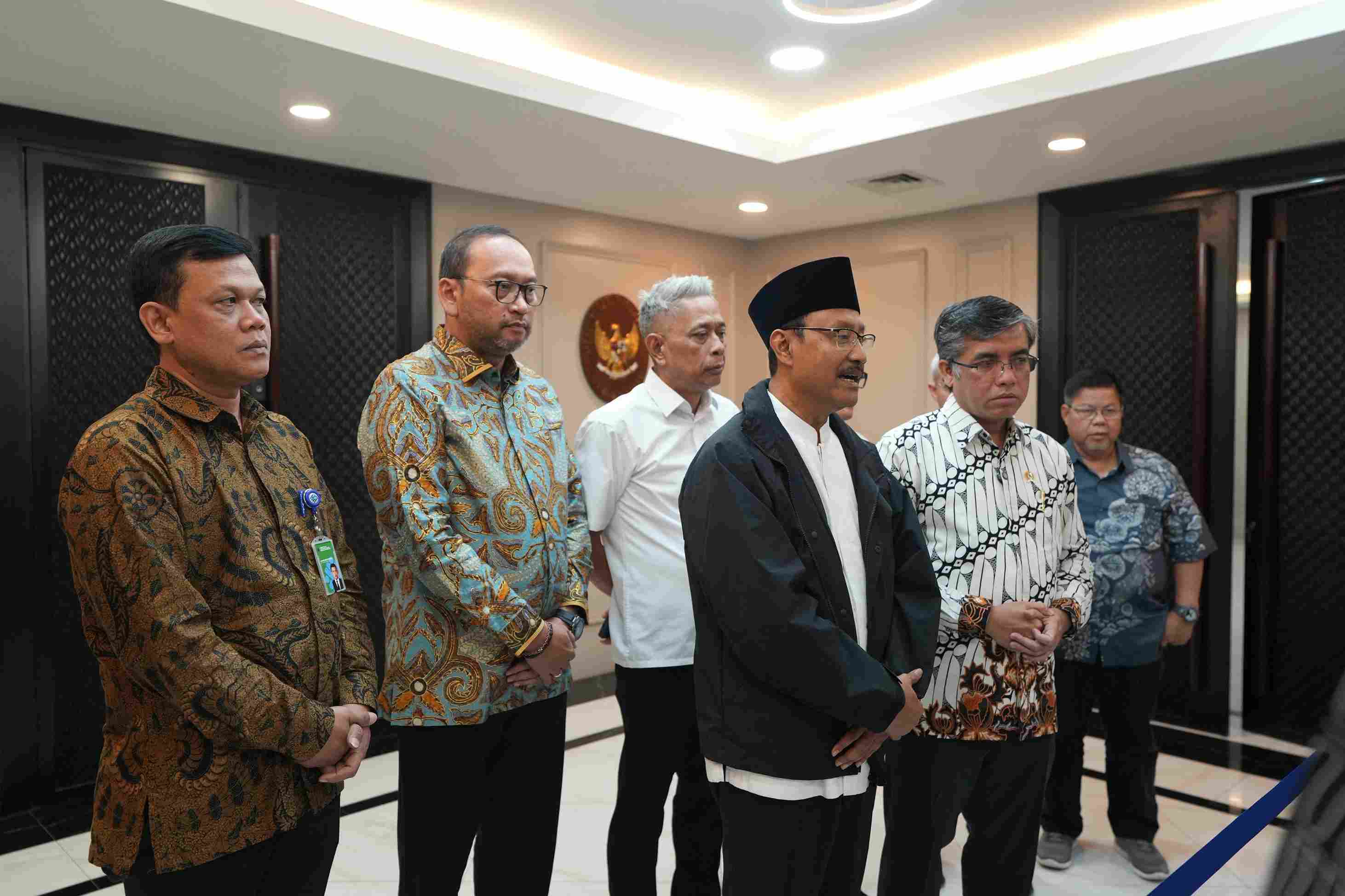Mensos Gus Ipul dan Menteri Ketenagakerjaan Yassierli di Jakarta. Pemerintah akan menambah lokasi Sekolah Rakyat, Kemensos Kolaborasi dengan Kemnaker manfaatkan gedung-gedung Ini.