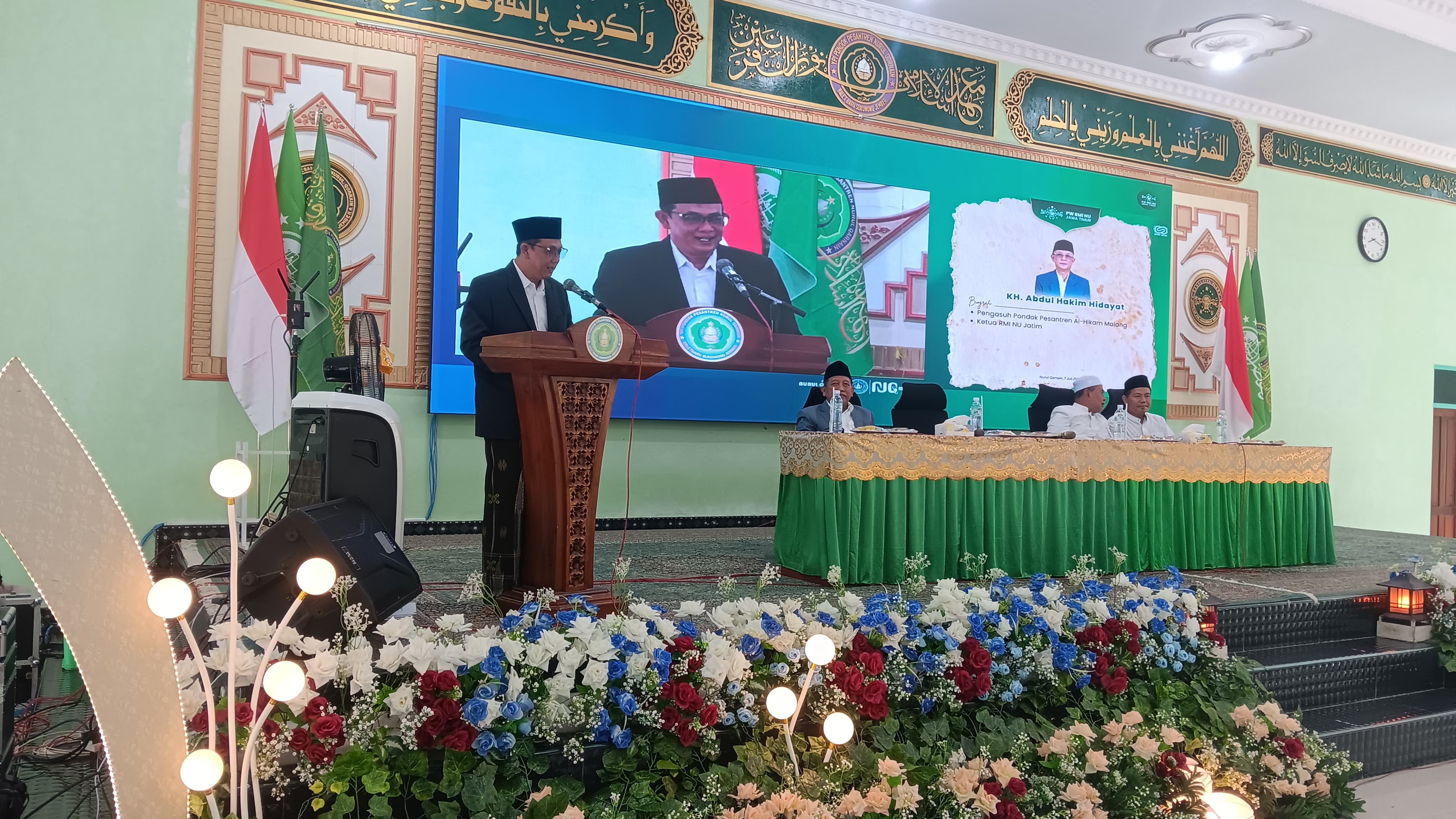 Ketua RMI NU Jatim, KH Abdul Hakim Hidayat saat memberikan workshop pengelolaan air bersih di&nbsp;Pondok Pesantren Nurul Qarnain Sukowono Jember,&nbsp;Senin (7/7/2025).