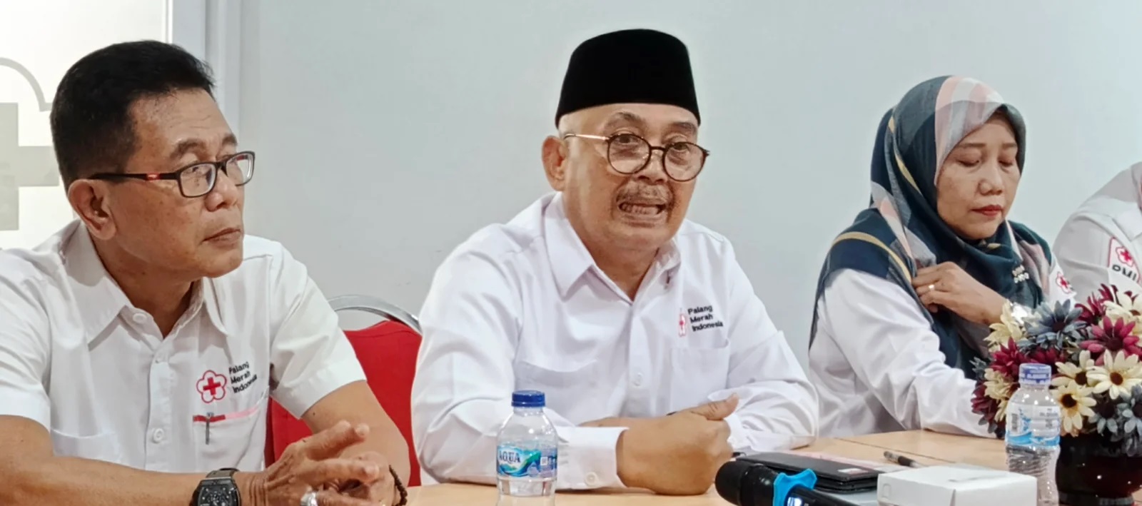 Ketua PMI Jember M. Thamrin, saat menyampaikan perihal distribusi darah, saat ditemui di UDD PMI Jember, Senin (7/7).