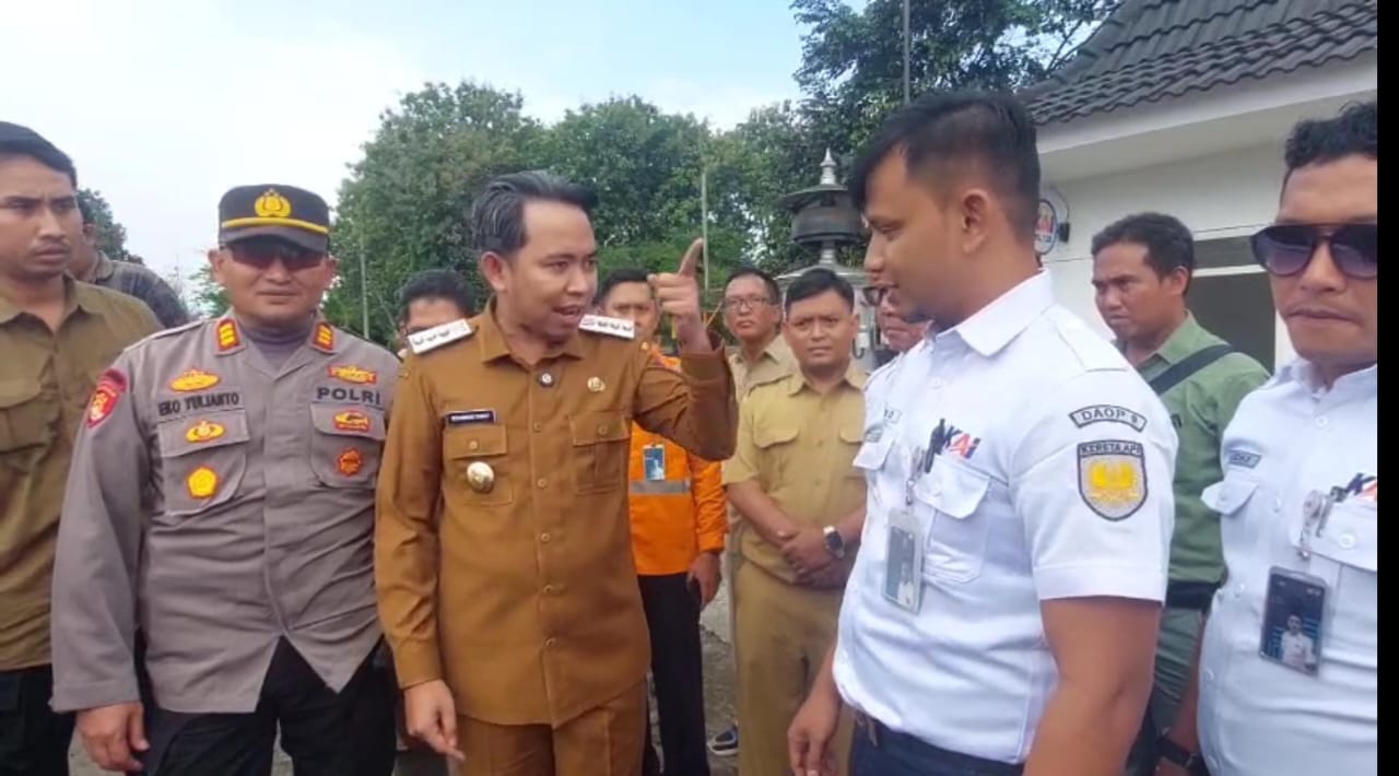 Ketika Bupati Gus Fawait Geram kepada Staff KAI Daop 9 Jember, Saya dari Tadi Ngomong Baik-baik