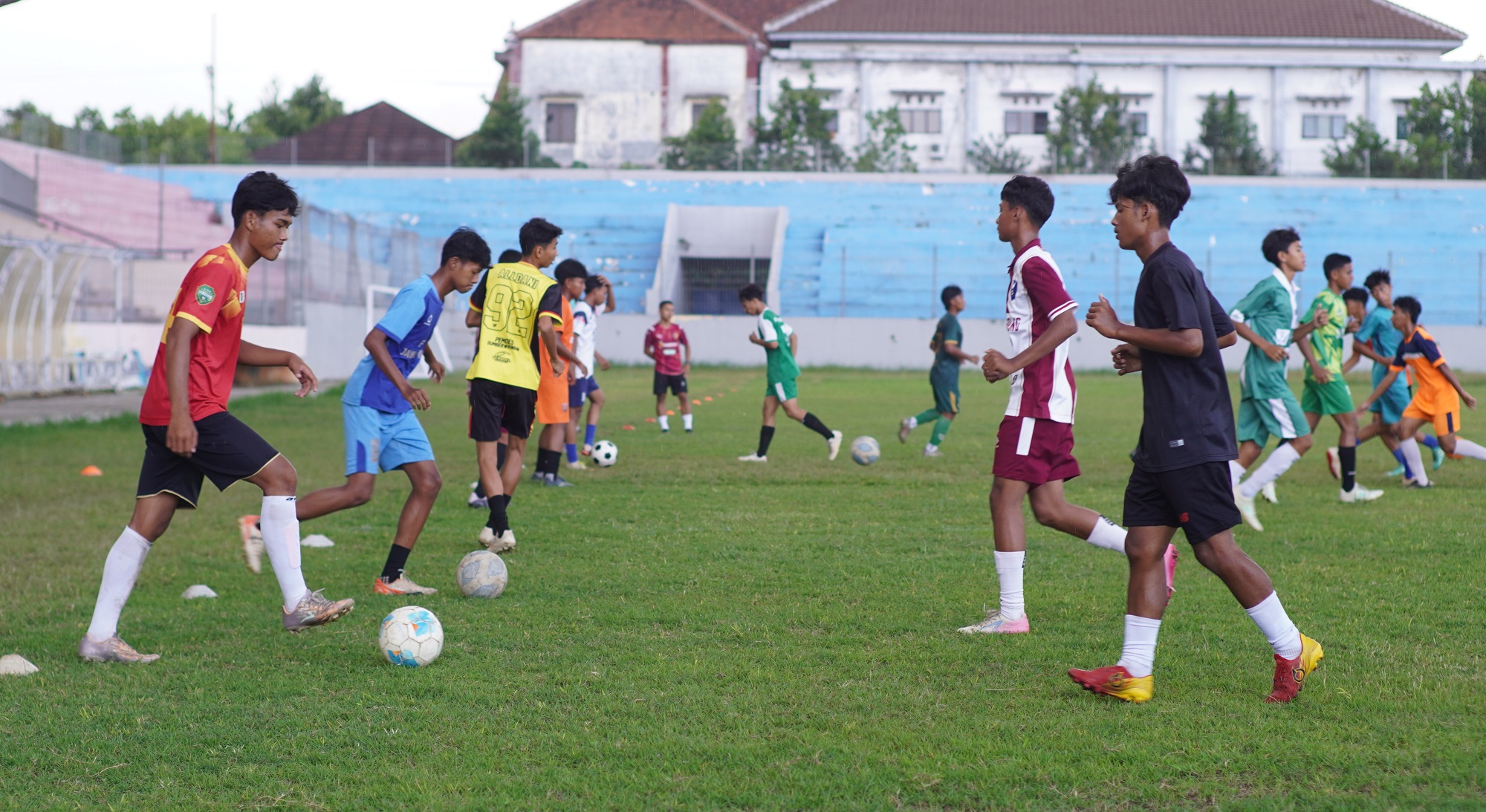 Para pemain Persid Jember U17 saat berlatih beberapa waktu lalu. Ini Jadwal lengkap persid Jember U17 di Piala Soeratin bersama Mitra Surabaya, Malang United dan Assyabaab Bangil