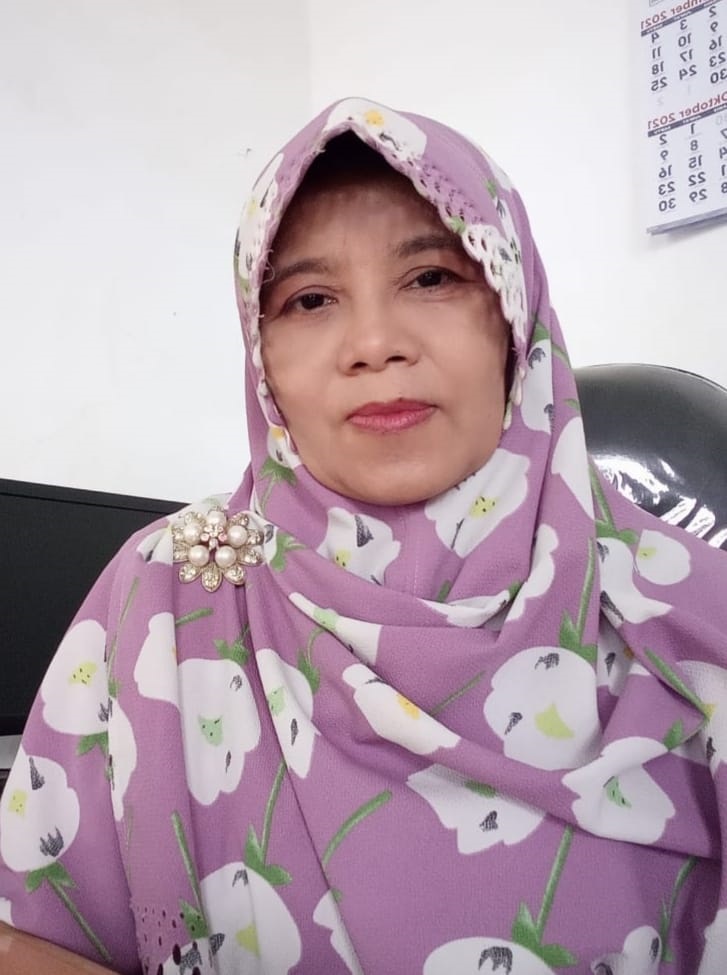 Penulis adalah pemerhati kebijakan UMKM dan penggiat pemberdayaan usaha kecil di Jember, juga Dekan FEB Universitas dr Soebandi.