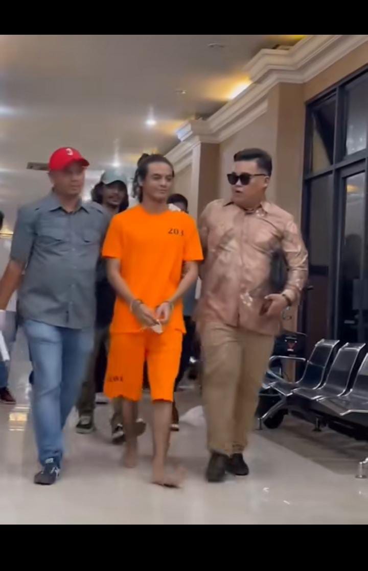 Vadel Badjideh kasus asusila ( Tangkapan layar @Zelobi Omnivora)