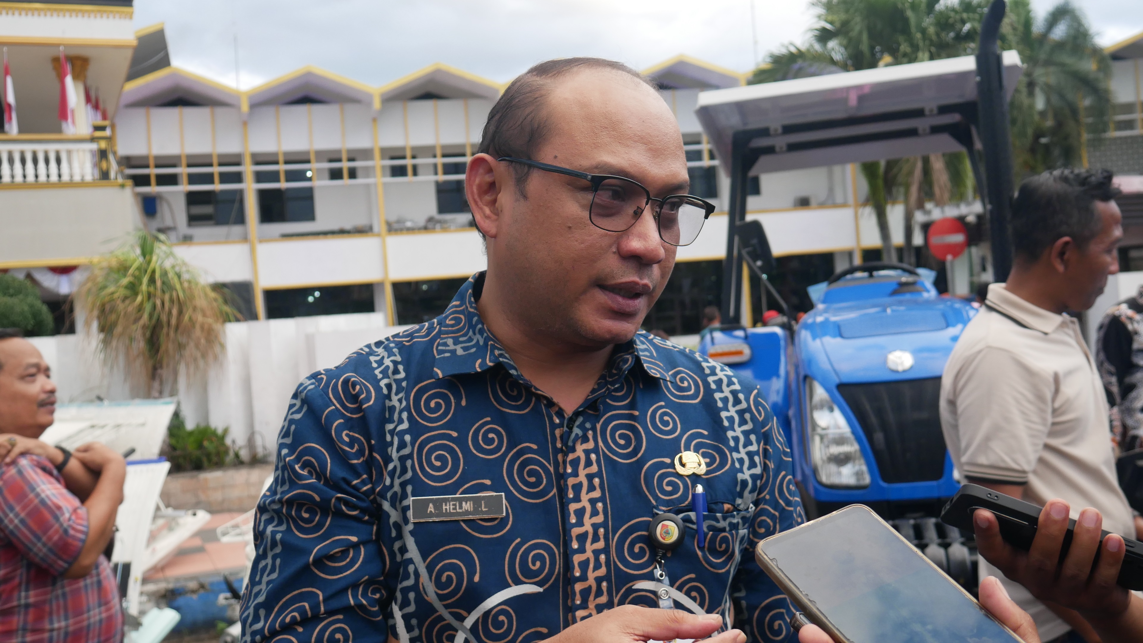 Plt Kadinkes Jember Akhmad Helmi Luqman. Pemkab Jember menyiapkan 3 RSD untuk menangani korban kecelakaan di Jalur Bromo Probolinggo.
