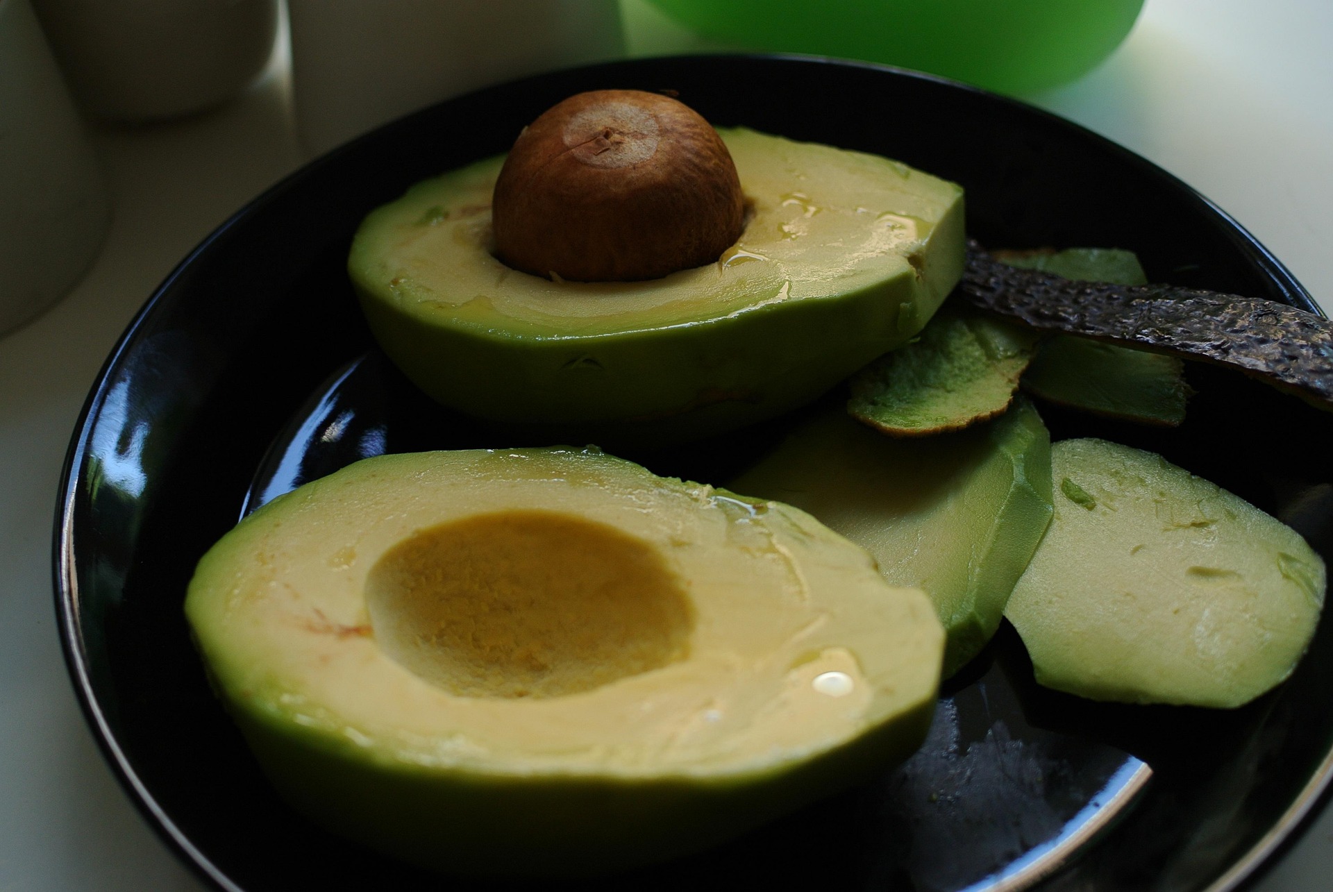 Rahasia Kulit Glowing dengan Buah Alpukat, Ini Caranya.