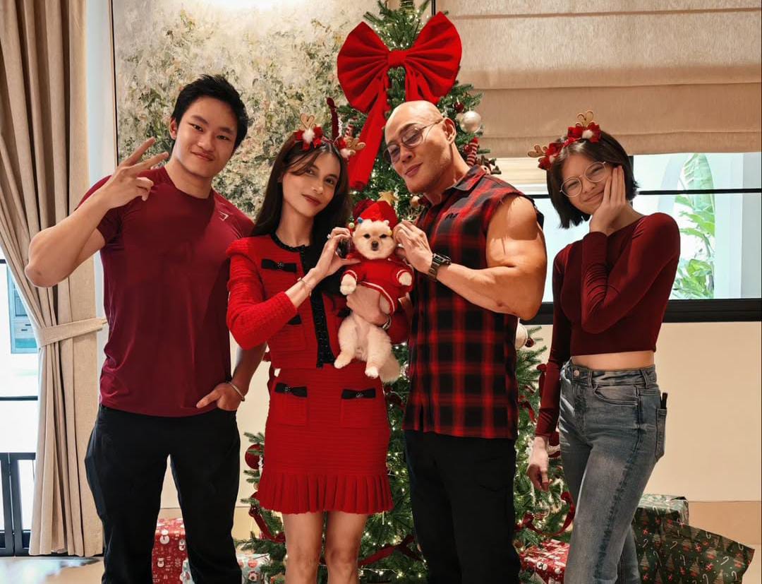 foto keluarga kecil Dedy Corbuzier dan Sabrina Chairunnisa