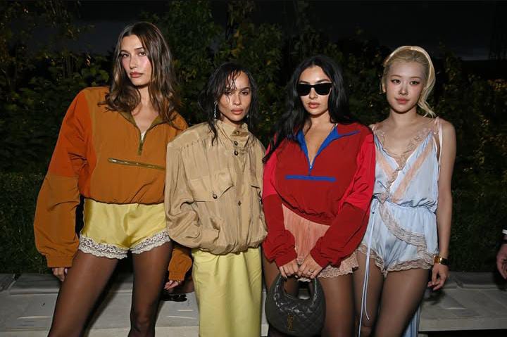 Foto para mode YSL di Paris Fashion Week Spring-Summer 2026, Hailey, Charli xcx, Rose dan Zo&euml; Kravitz .