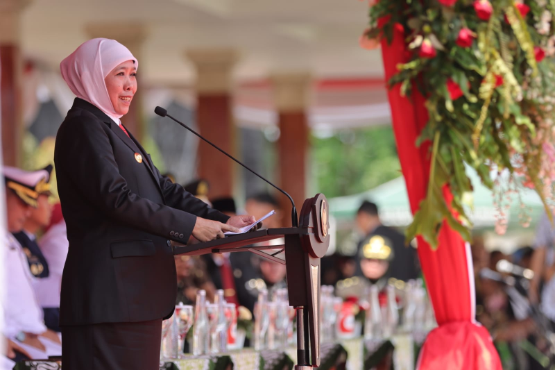 Gubernur Jatim Khofifah Indar Parawansa. 7 Kabupaten Kota di Jatim Naikkan Upah Minimum, Tapi Cuma untuk November dan Desember 2025, Daerah Mana Saja?