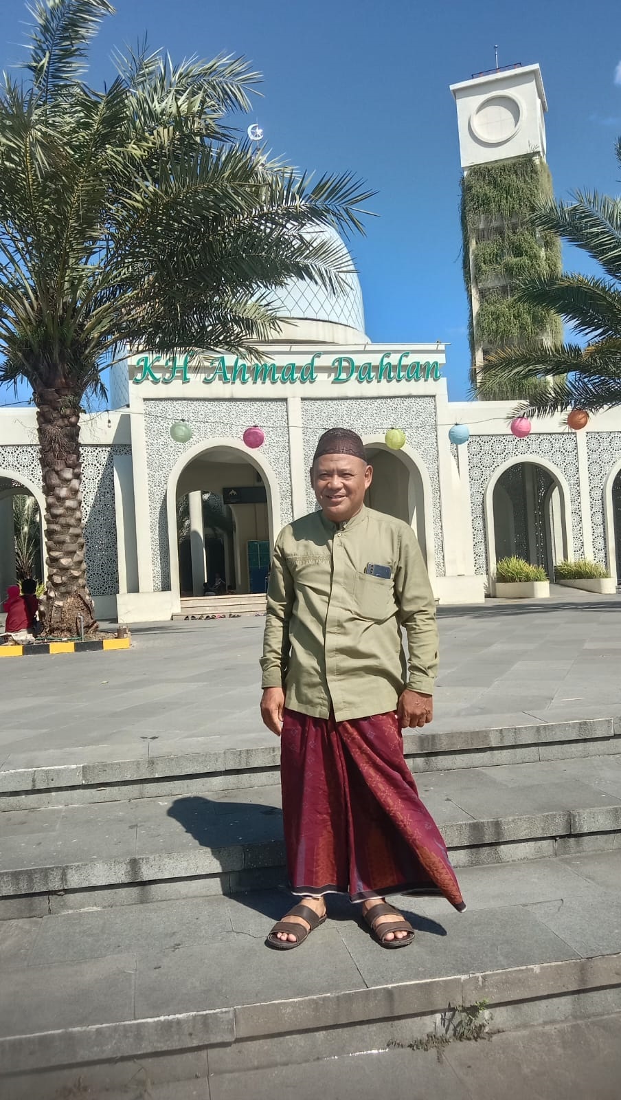 Refleksi Bulan Bahasa:&nbsp;Bahasa Indonesia dalam Sebuah Tantangan Globalisasi, Opini oleh&nbsp;Mustakip, Guru&nbsp;Bahasa SMAN 2 Tanggul