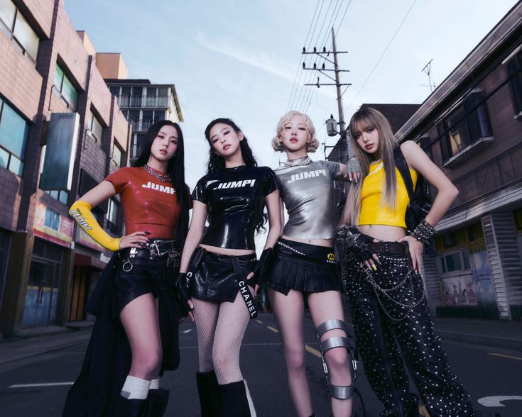 member blackpink foto di ambil di Pinterest