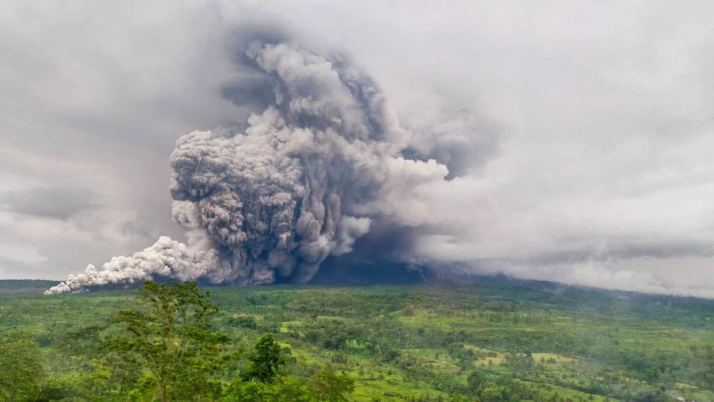 Erupsi Gunung Semeru Lumajang Hari Ini, Rabu (19/11/2025). Ini rilis data PVMBG
