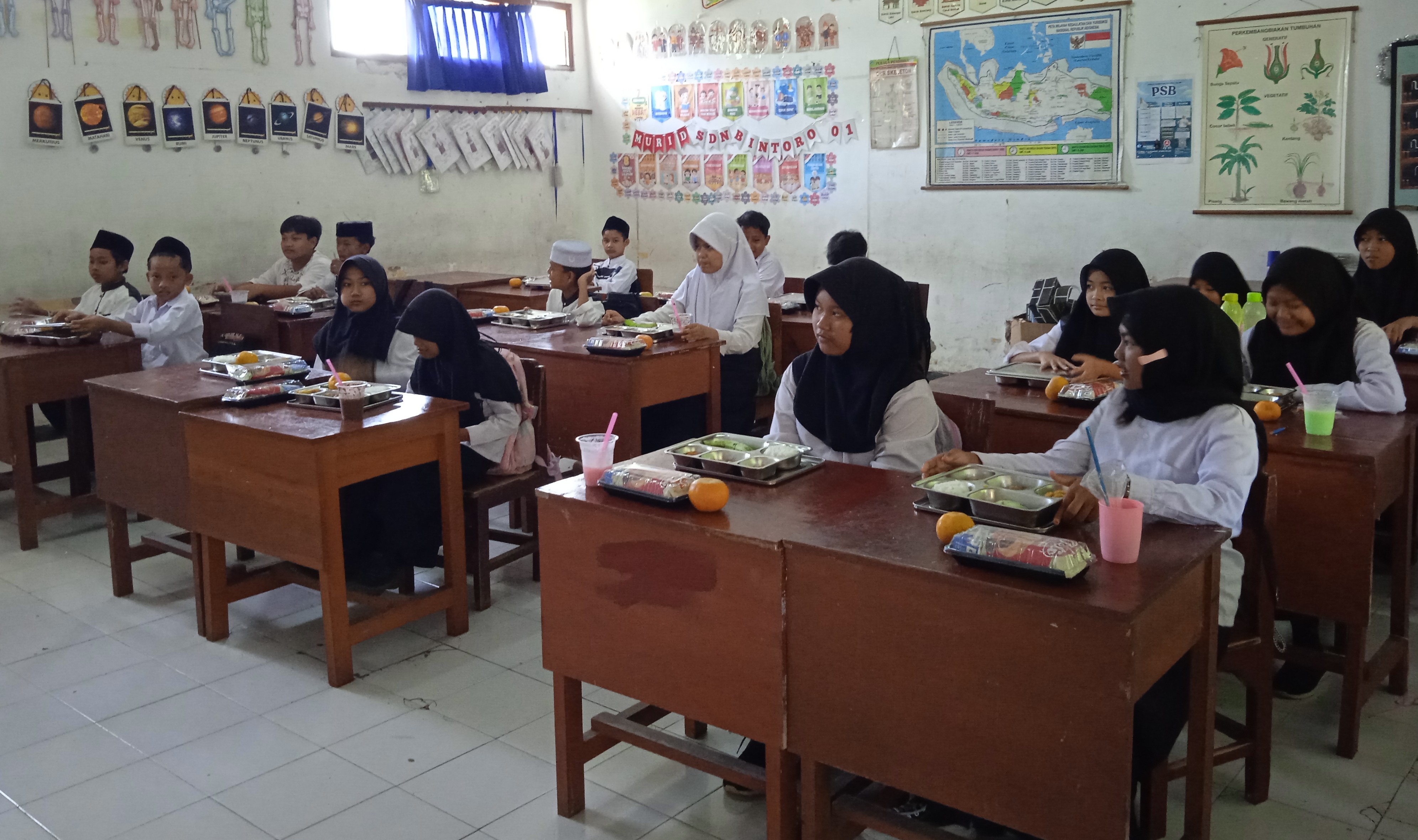 Dapur Umum MBG Bintoro Salurkan Makanan Bergizi ke SDN 1 Bintoro