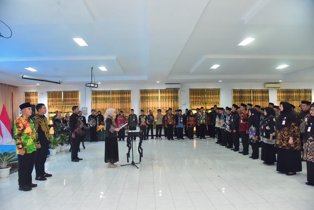 Bupati Lumajang Indah Amperawati melantik 41 pejabat Pemkab Jember. Ini penyesuaian SOTK terbaru awal 2026.