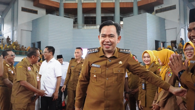 Bupati Jember Muhammad Fawait menjelaskan petingnya peran pers terhadap pembangunan dan pengembangan ekonomi rakyat. (MAULANA/RADAR JEMBER)