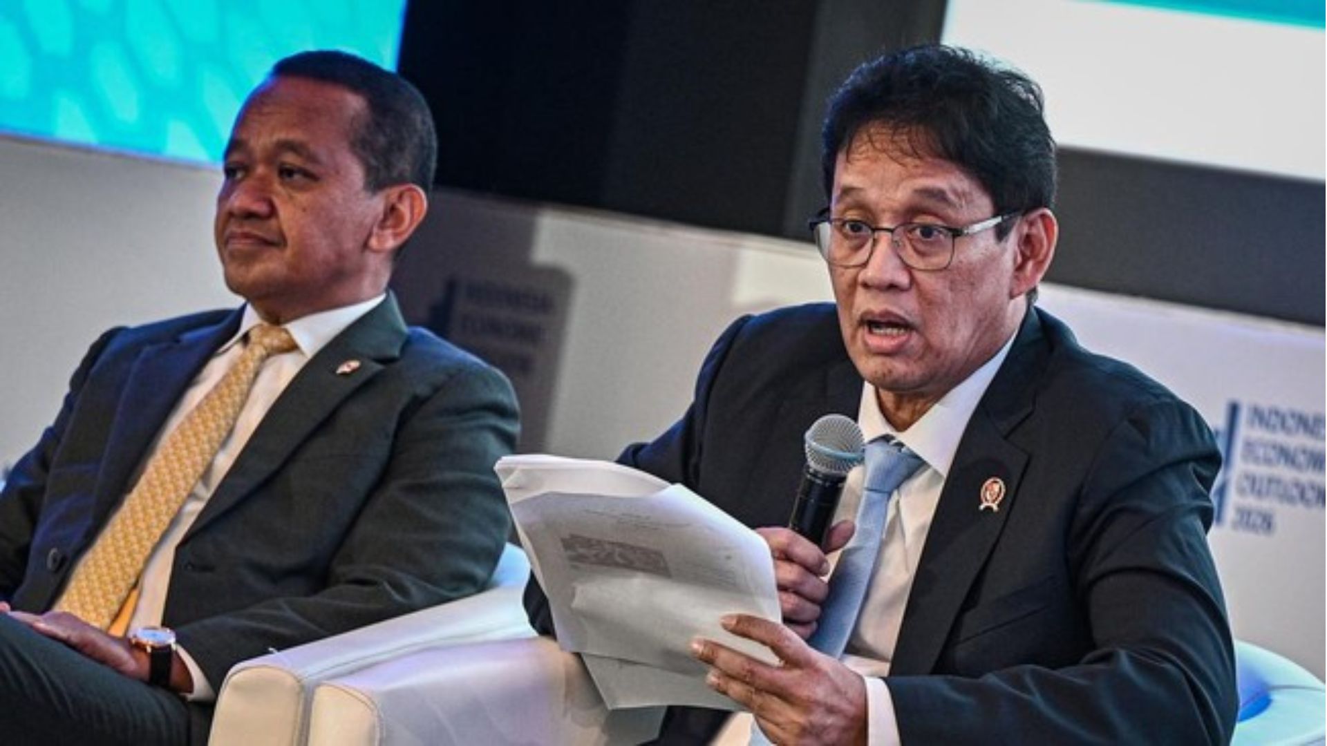 Menkeu Purbaya Yudhi Sadewa menyiapkan anggaran sebesar Rp55 triliun untuk pembayaran tunjangan hari raya (THR) 2026 bagi ASN, termasuk TNI dan Polri. (ANTARA FOTO/FAUZAN)