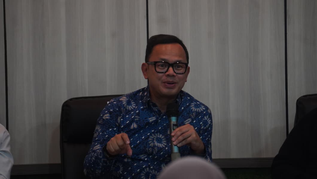 Wamendagri Bima Arya saat membedah buku Babad Alas di FISIP UNEJ, Jumat sore (13/2/2026). Hal ini pun ditanggapi Bupati Jember Muhammad Fawait.