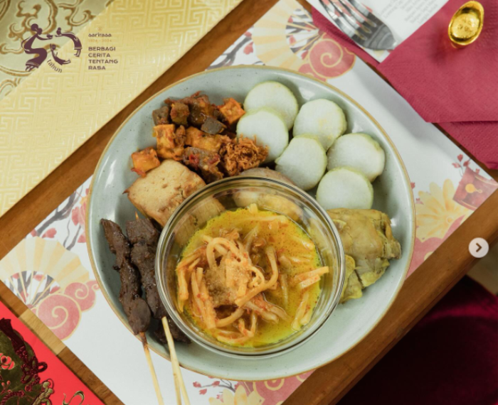 Lontong Cap Gomeh (IG:@thesarirasacatering)