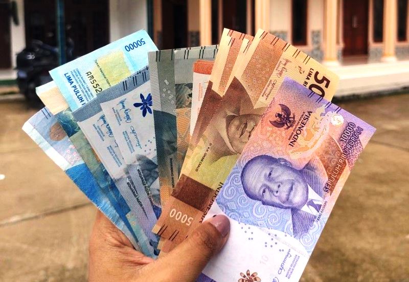 Gambar pecahan uang rupiah. Penukaran uang BI 2026 untuk berbagai pecahan sudah bisa dilakukan untuk persiapan Hari Raya Idul Fitri. (Foto: yayaa-pinterest)