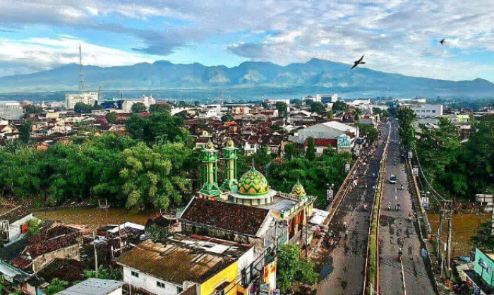 Gladak Kembar (IG: @peseonajember/ @andar168)