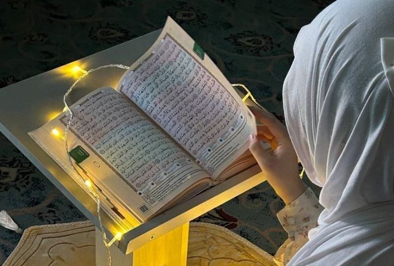 Keutamaan membaca Alquran. (Foto: Zubi-K - Pinterest)