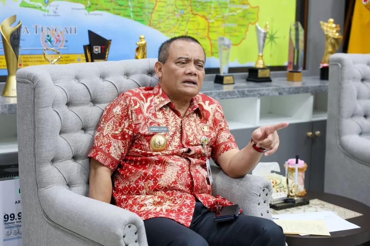 Gubernur Jawa Tengah Ahmad Luthfi menekankan bupati wali kota untuk menciptakan birokasi bersih dan berintegritas. (FOTO: JAWA POS - ISTIMEWA)