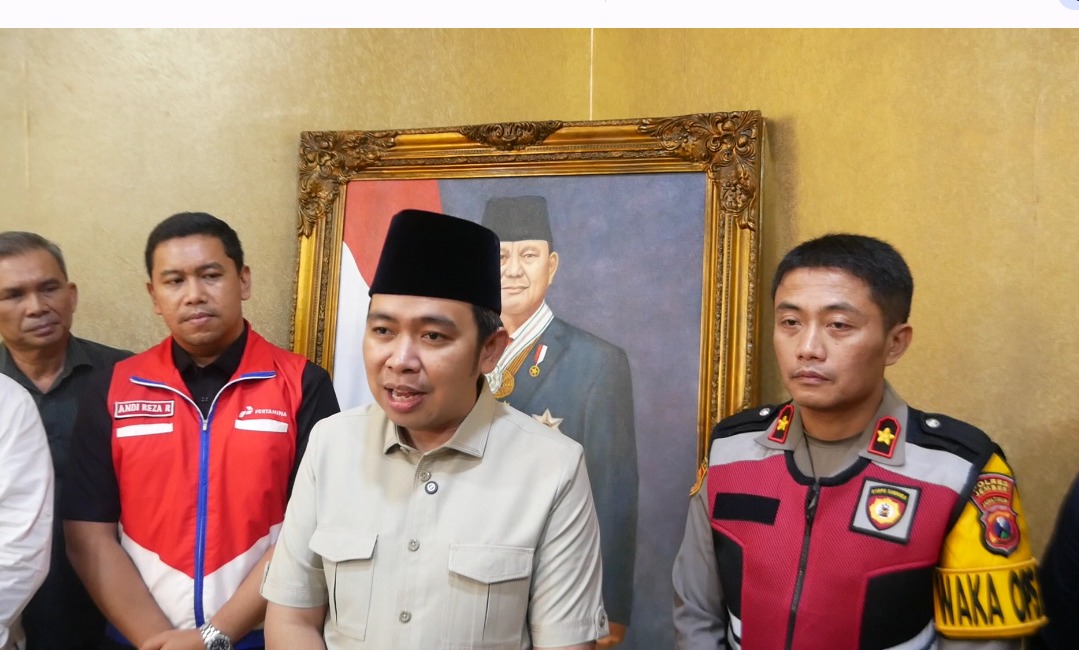Bupati Jember Muhammad Fawait saat press release seusai rakor BBM. Ia memperingatkan agar masyarakat tidak menimbun BBM. Jika masih ada, polisi siap bertindak tegas