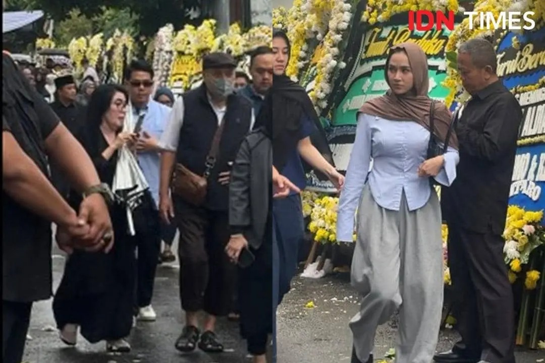 Proses pemakaman jenazah mendiang Vidi Aldiano, dihadiri sejumlah rekan sesama artis