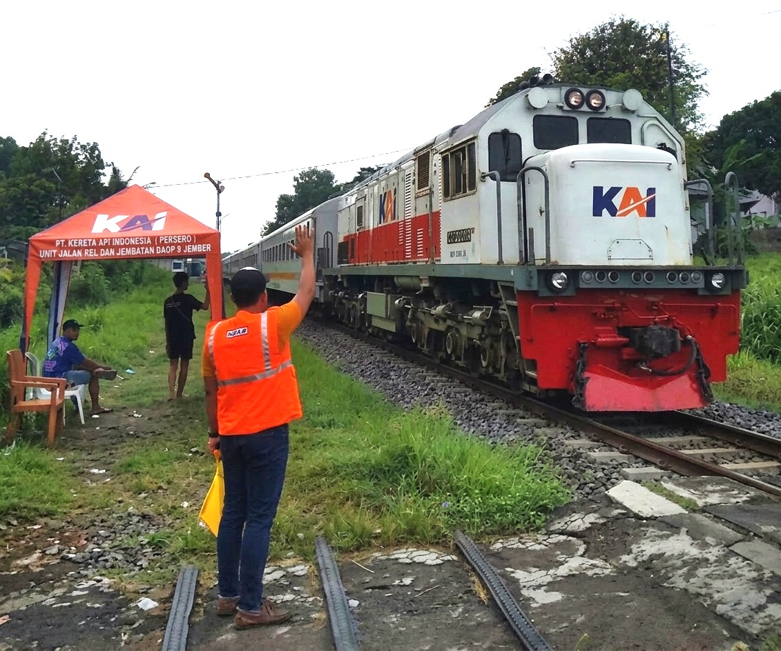 PJL Ekstra antara Kalisat-Ledokombo