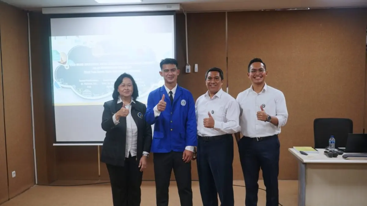Pemain tim nasional Indonesia, Pratama Arhan Alif usai mengikuti sidang skripsi di Udinus Semarang, Jawa Tengah (Humas Universitas Dian Nuswantoro)