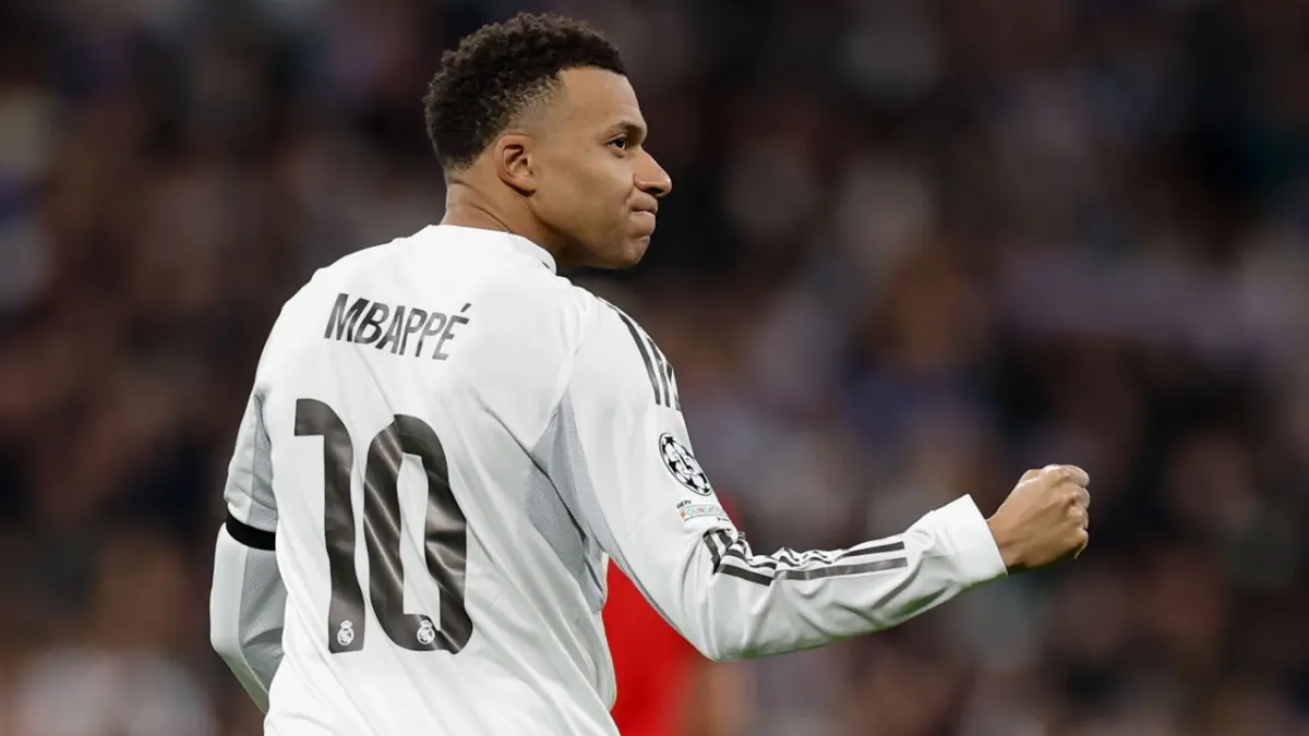 Arda Guler dan Kylian Mbappe menjadi pahlawan Real Madrid di babak pertama dengan mencetak gol-gol krusial yang membuat agregat tetap imbang 4-4 saat bertamu ke markas Bayern Munich. (real madrid)