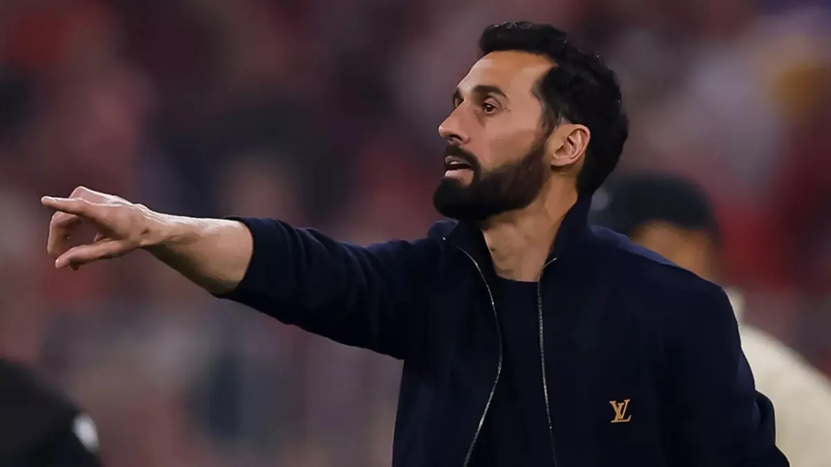 Alvaro Arbeloa menghadapi masa depan yang penuh ketidakpastian di Real Madrid menyusul evaluasi manajemen yang mempertanyakan kapasitasnya dalam membawa tim keluar dari krisis. (real madrid)
