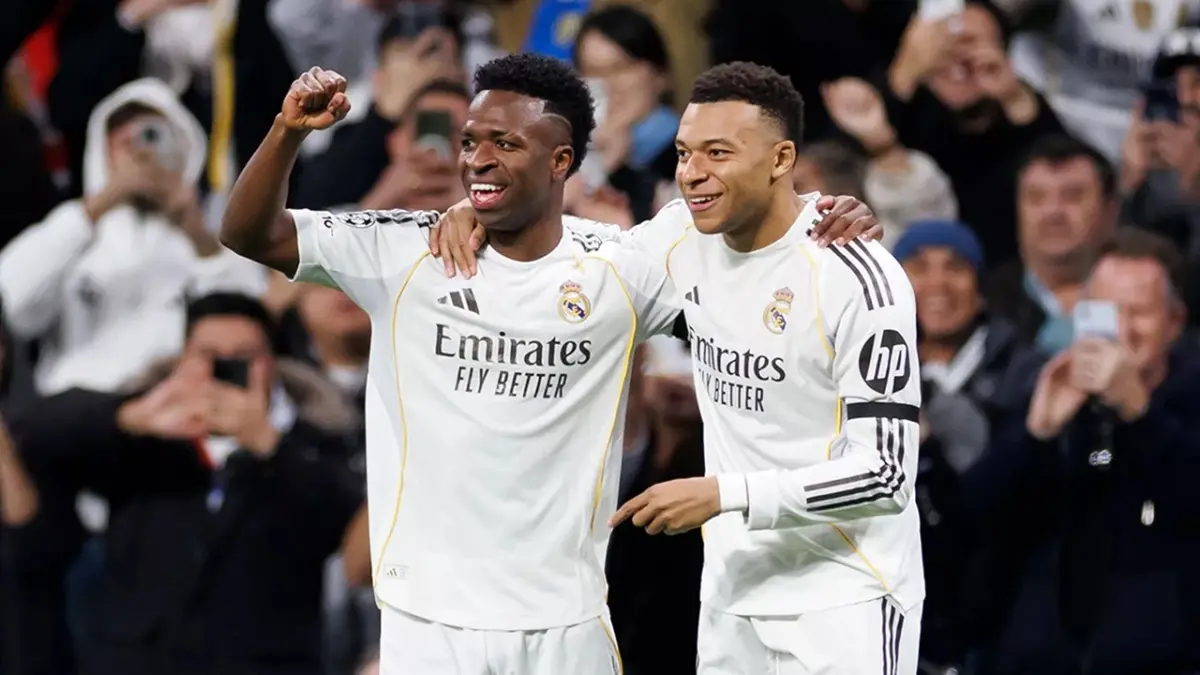 Jude Bellingham, Vinicius Jr, dan Kylian Mbappe menjadi satu-satunya pemain yang dipastikan aman dari rencana perombakan skuad besar-besaran Real Madrid mendatang. (real madrid)