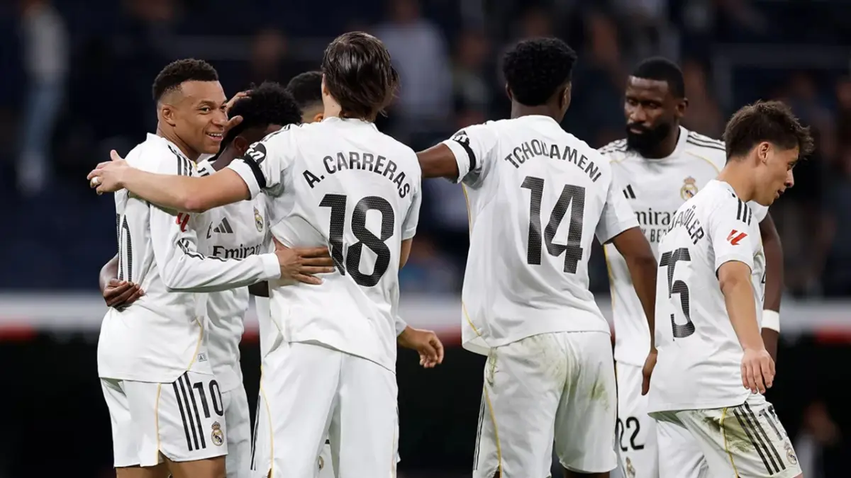 Pelatih Real Madrid, Alvaro Arbeloa, optimistis timnya masih mampu mengudeta posisi puncak klasemen selama peluang matematis untuk menjuarai Liga Spanyol masih terbuka lebar. (real madrid)