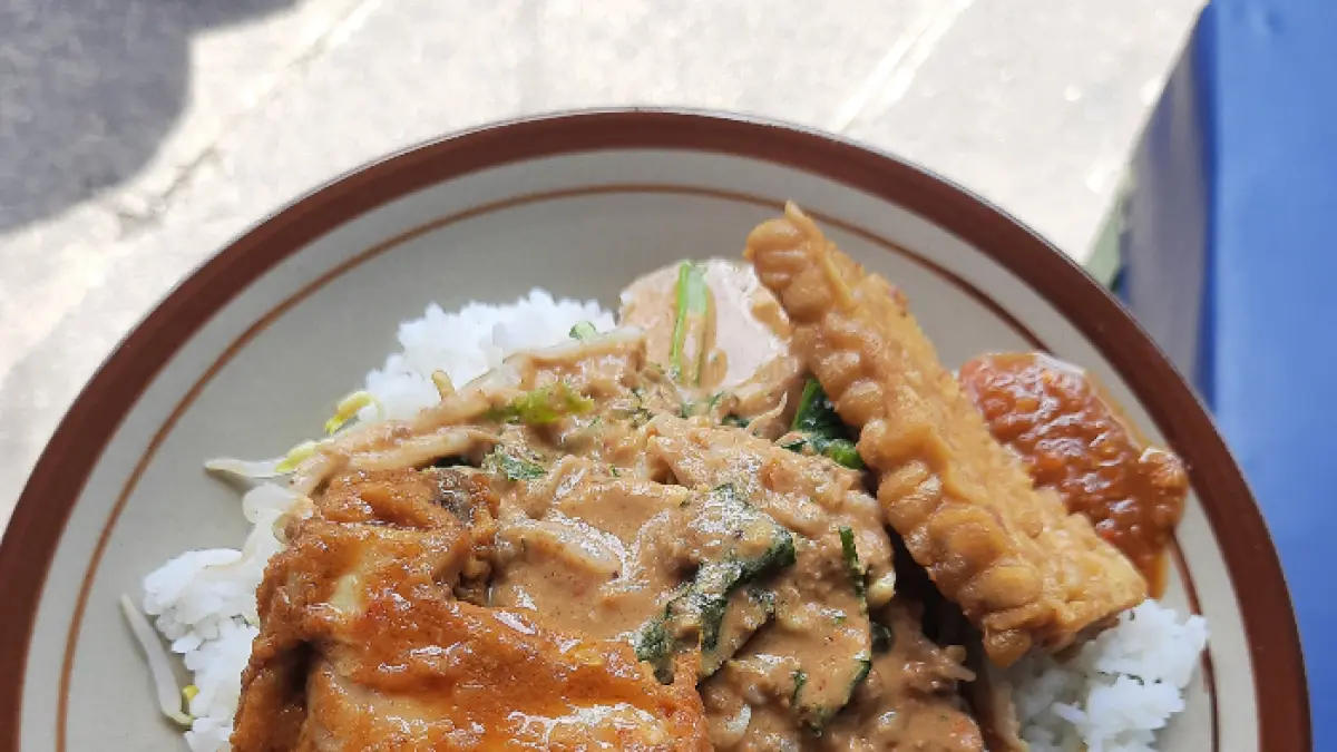 Kuliner Madiun Nasi Pecel (Wikipedia)