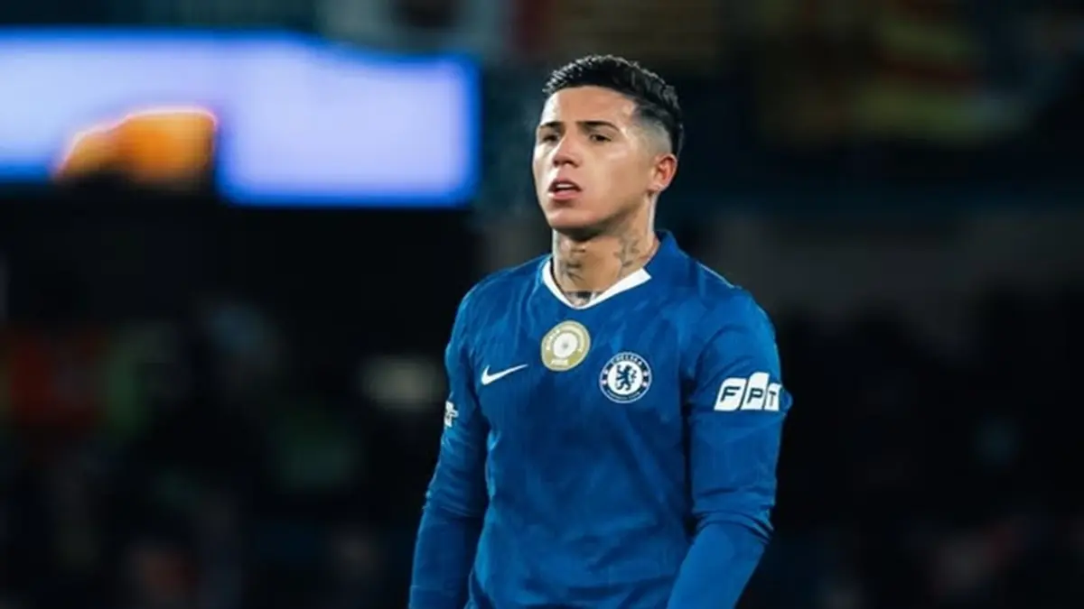 Enzo Fernandez menegaskan fokus utamanya tetap bersama Chelsea meskipun banyak rumor yang mengaitkan dirinya dengan kepindahan ke Real Madrid di bursa transfer mendatang. (enzojfernandez-Instagram)