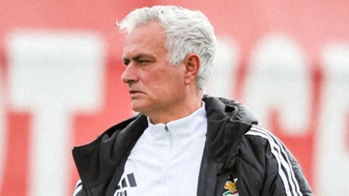Jose Mourinho dikabarkan siap memboyong tiga pemain bintang baru untuk merombak struktur tim Real Madrid demi mengembalikan kejayaan Los Blancos. (Instagram/@slbenfica)