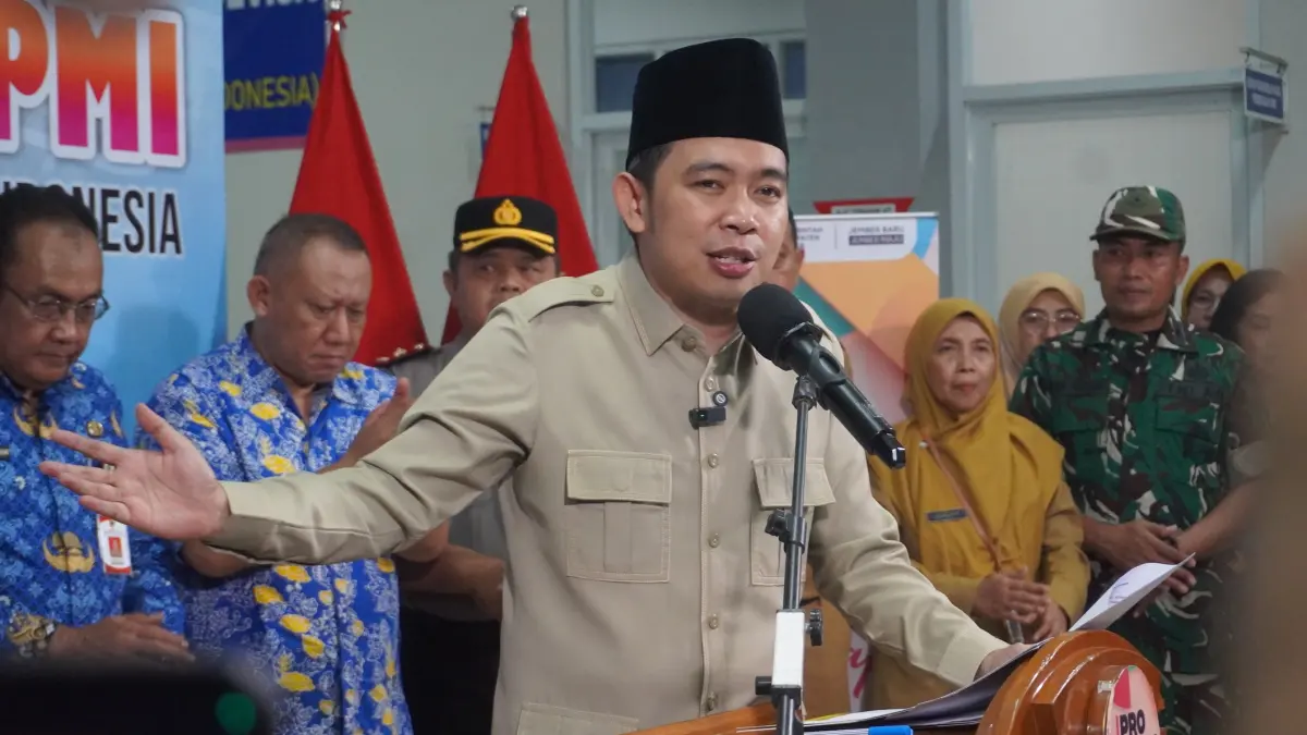 Bupati Jember Muhammad Fawait. Sektor Kesehatan Jadi Andalan Baru PAD, Ia Menargetkan Tembus Rp 1,6 Triliun. (Maulana/Radar Jember)