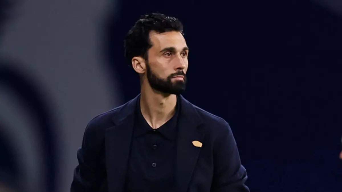 Alvaro Arbeloa, pelatih Real Madrid sejak Januari 2026, kini terancam dipecat setelah Los Blancos gagal meraih satu pun gelar musim ini. (real madrid)