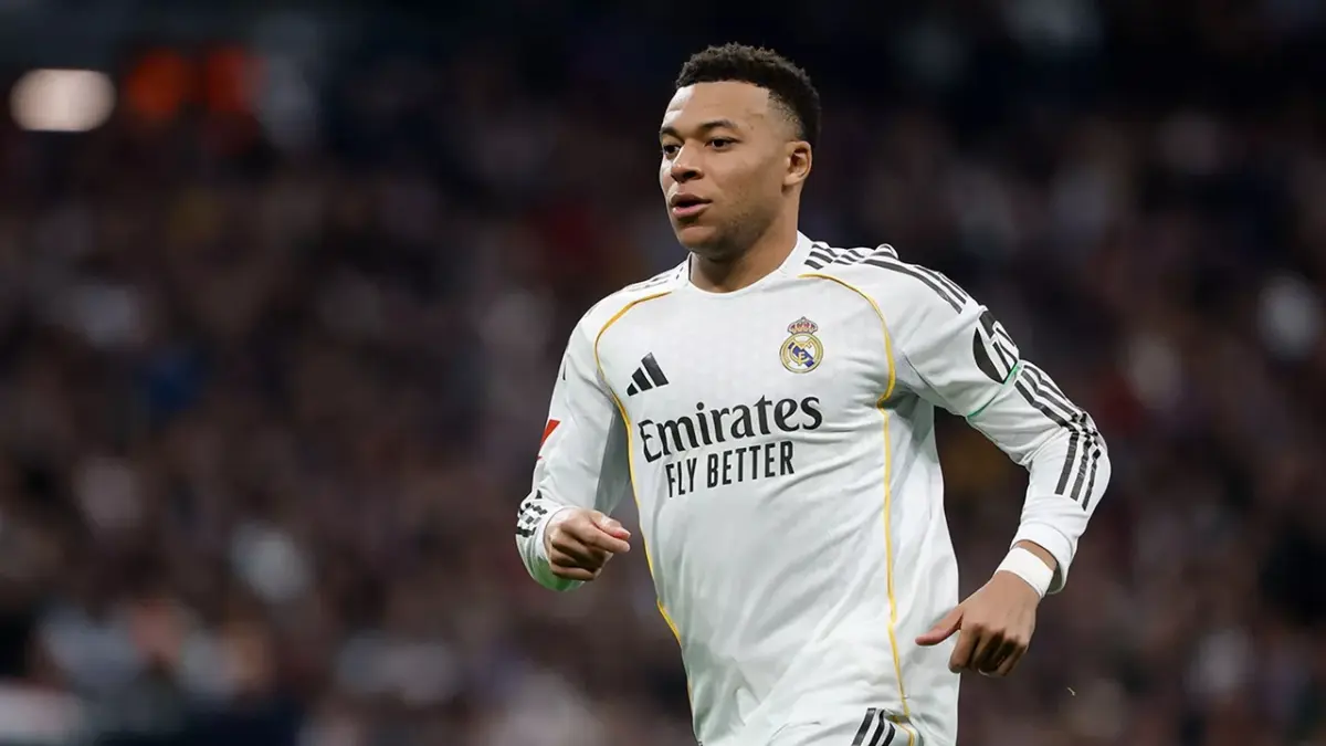 Meskipun situasi internal di Santiago Bernabeu sempat memanas, Kylian Mbappe dipastikan akan tetap menjadi bagian dari proyek masa depan Real Madrid untuk musim depan. (real madrid)
