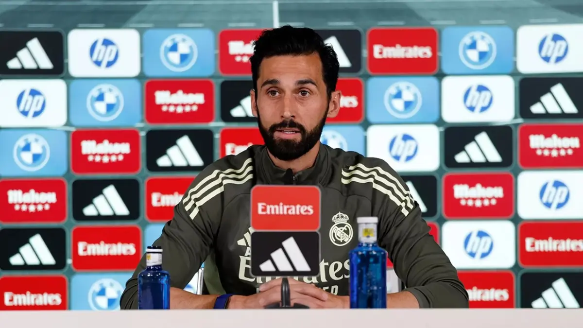 Kondisi Real Madrid kacau jelang El Clasico akibat adanya enam pemain yang dikabarkan sudah tidak lagi menjalin komunikasi dengan pelatih Alvaro Arbeloa demi masa depan tim. (ai/rifki/halojember)