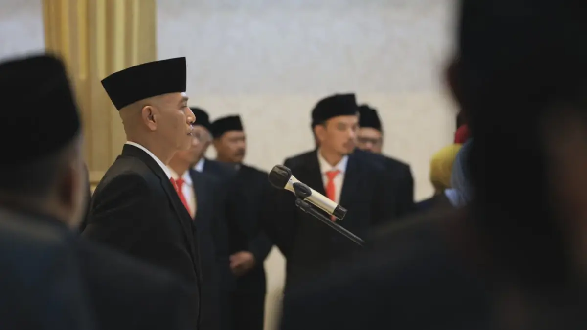 Pj Sekda Baru Jember Achmad Imam Fauzi saat dilantik di Pendapa Wahyawibawagraha Jember. Ia mengaku siap membereskan hambatan birokrasi.